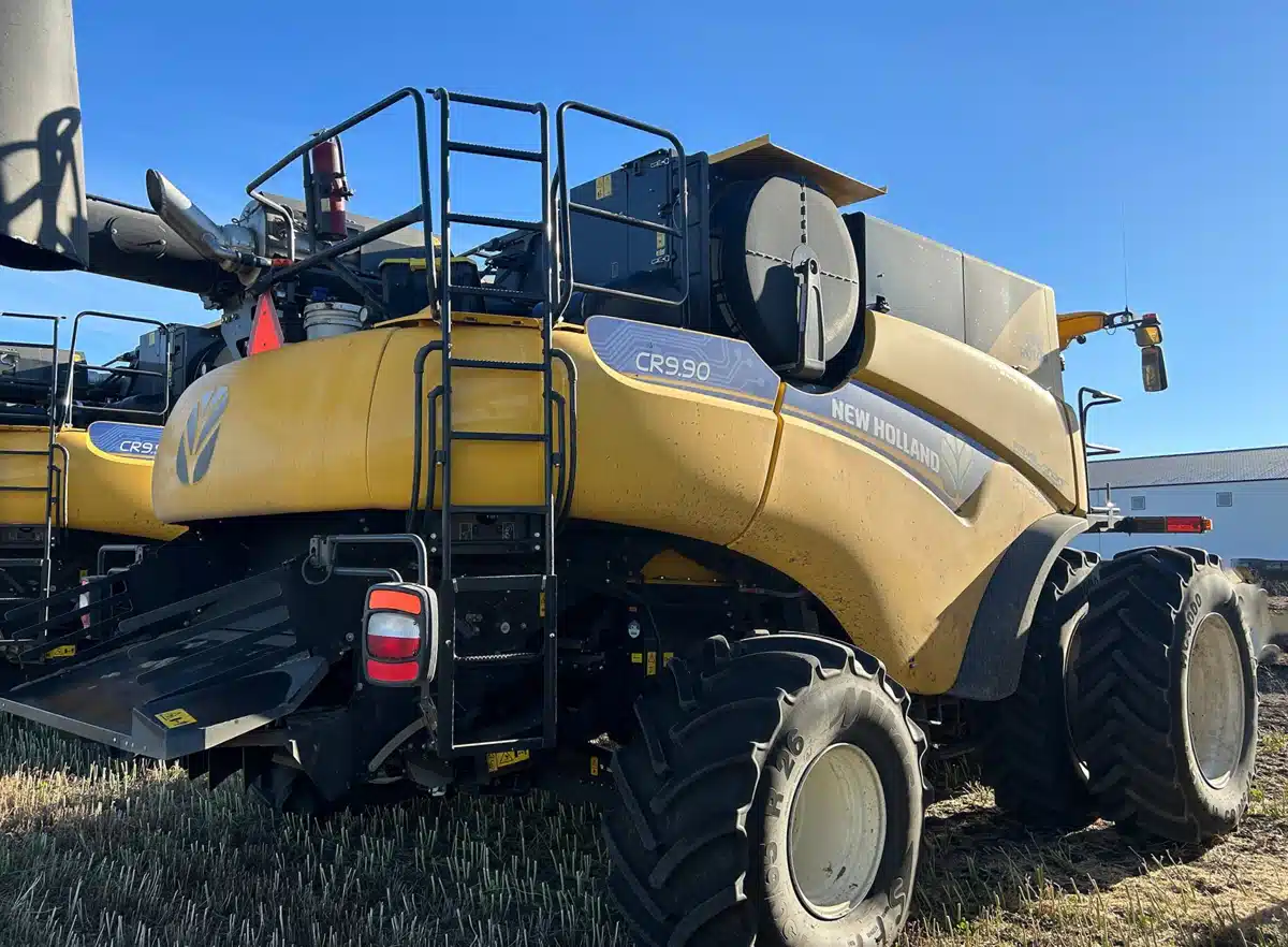 Gallery image 2 for Used 2023 New Holland CR9.90Z Combine