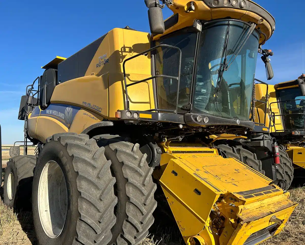 Gallery image 1 for Used 2023 New Holland CR9.90Z Combine