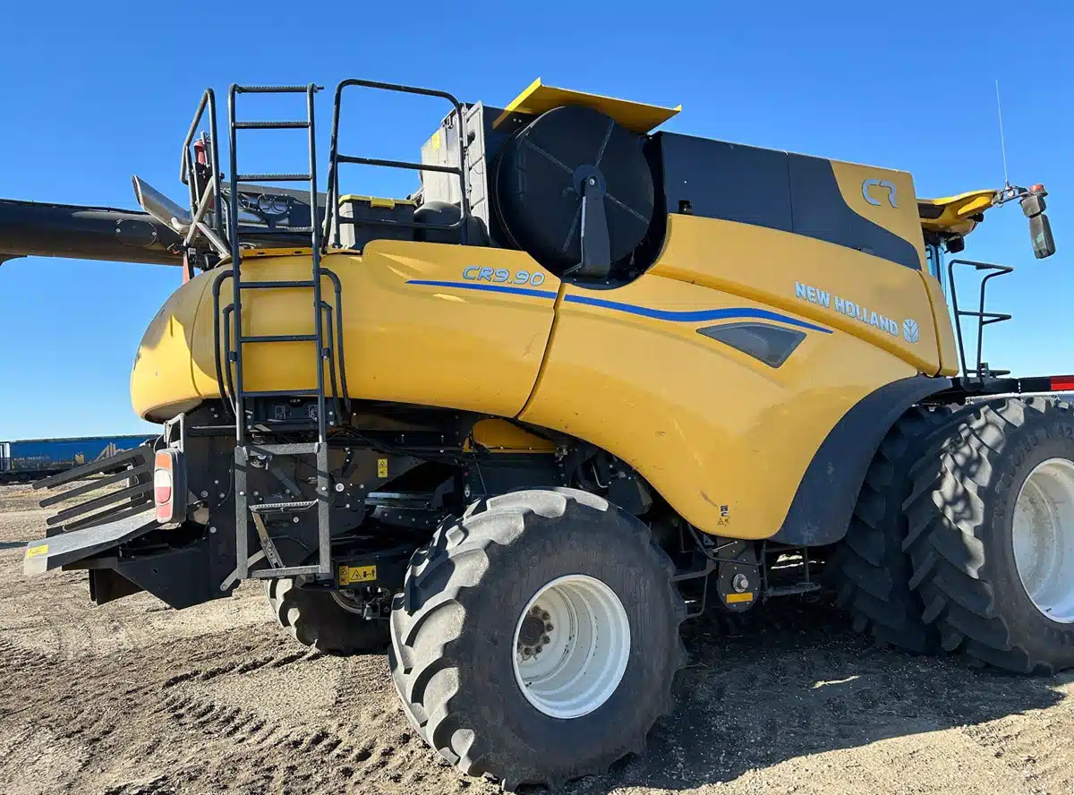 Gallery image 2 for Used 2024 New Holland CR9.90Z Combine