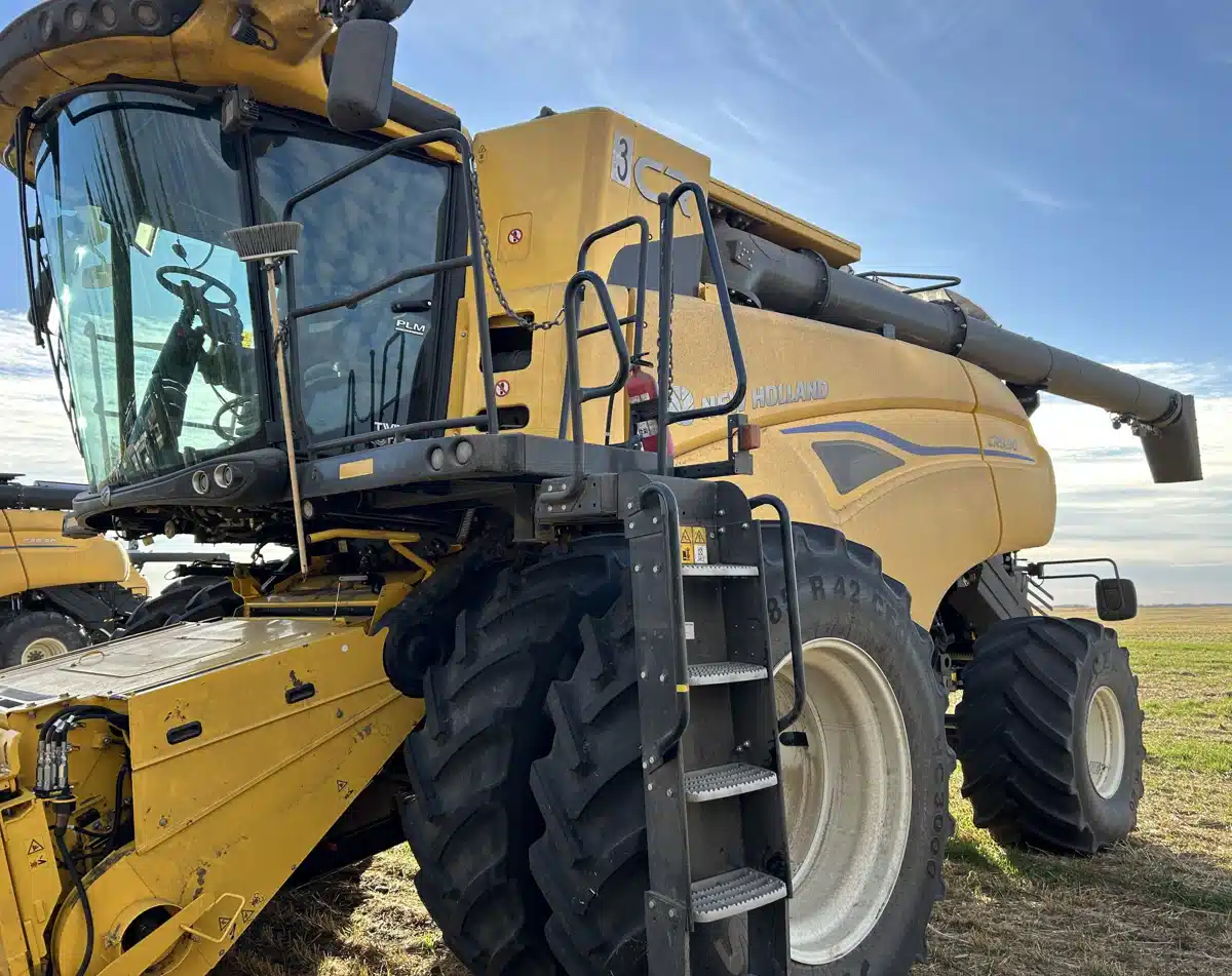 Gallery image 1 for Used 2024 New Holland CR9.90Z Combine