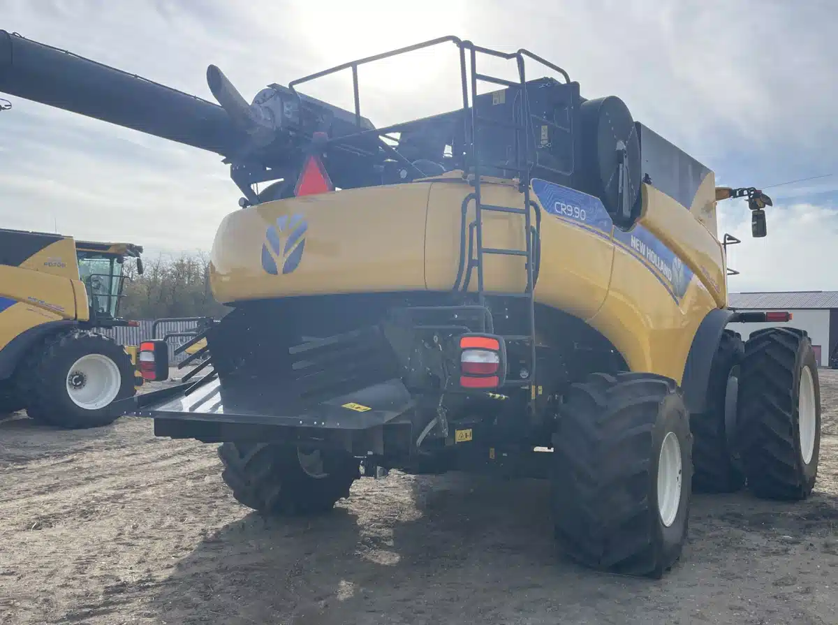 Gallery image 2 for Used 2023 New Holland CR9.90Z Combine