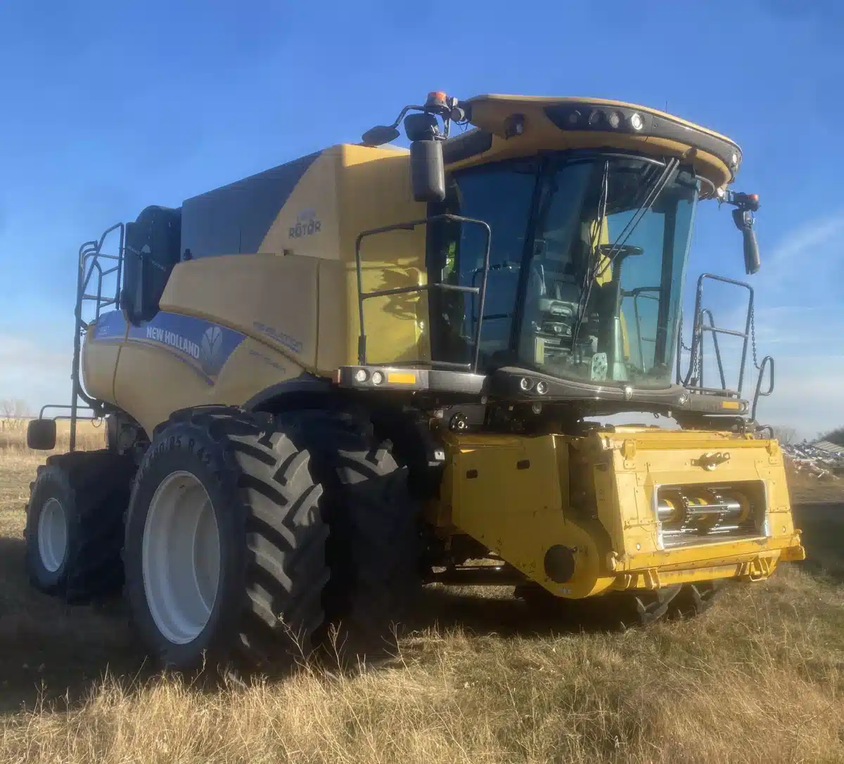 Gallery image 2 for Used 2022 New Holland CR9.90Z Combine