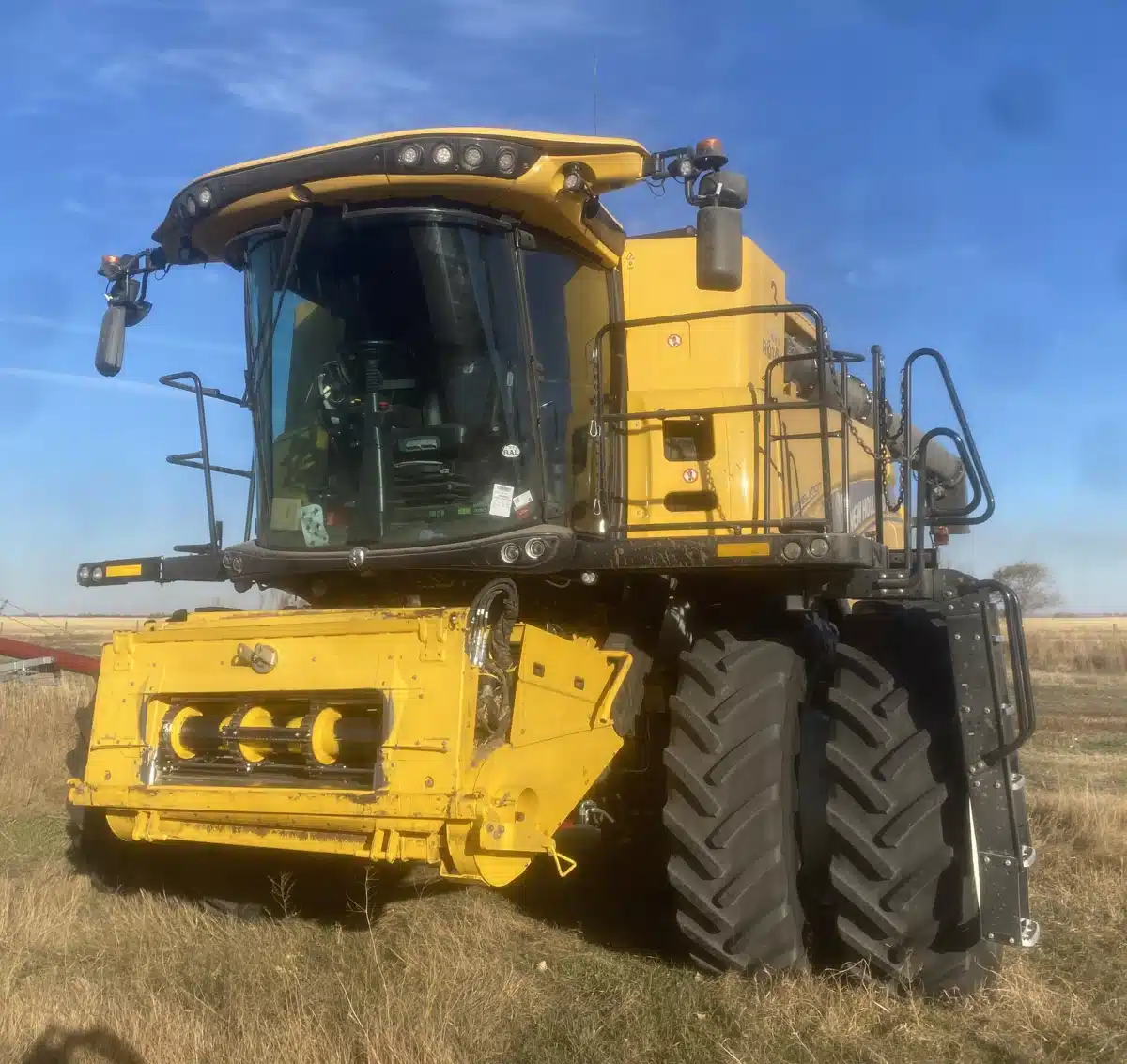 Gallery image 1 for Used 2022 New Holland CR9.90Z Combine