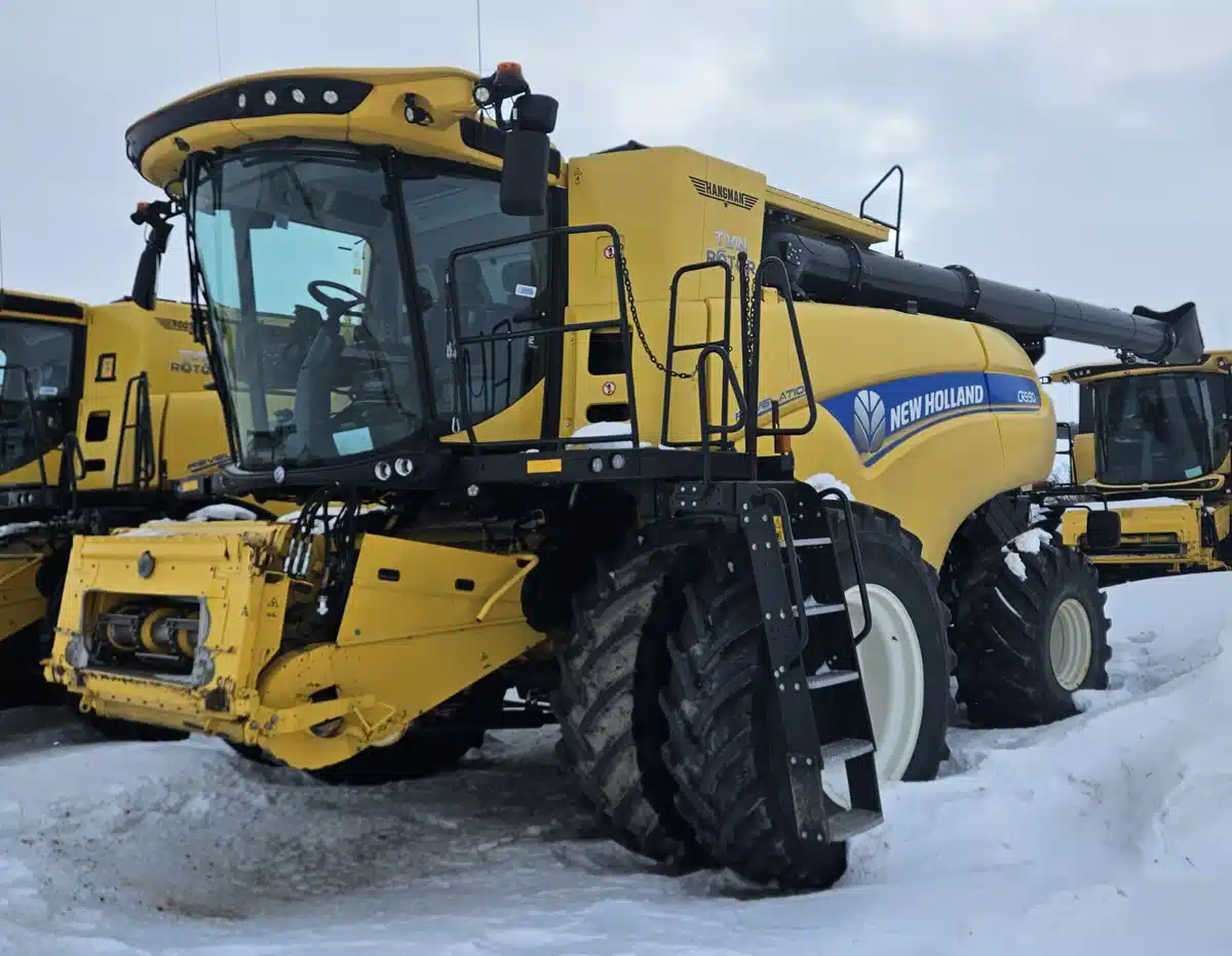 Gallery image 1 for Used 2018 New Holland CR9.90Z Combine