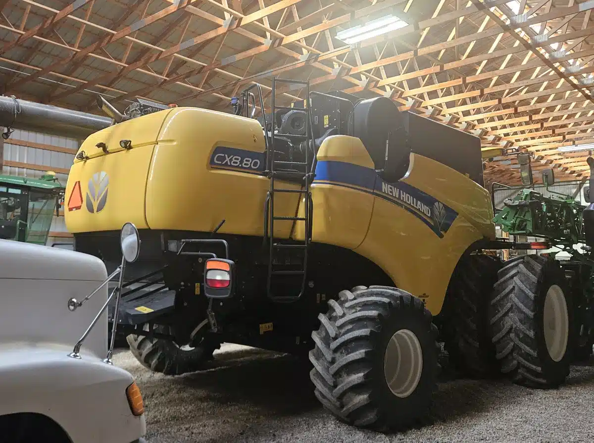 Gallery image 2 for 2019 New Holland CX8.80 Combine