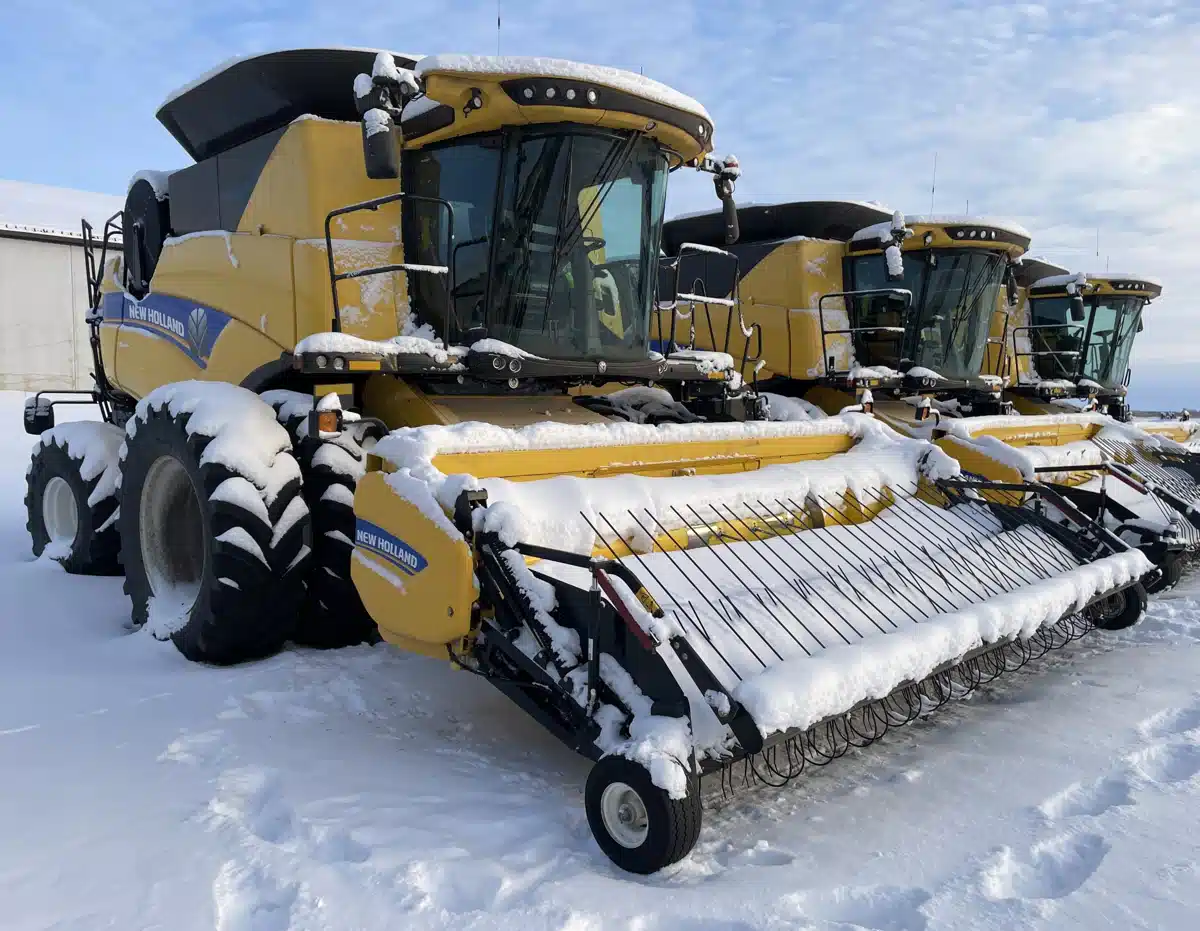 Gallery image 2 for Used 2023 New Holland CX8.80 Combine