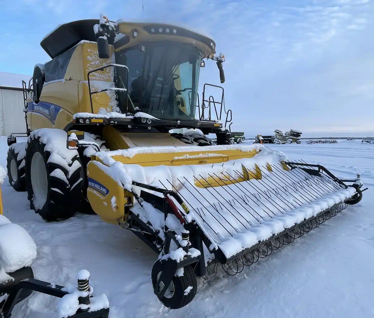 Gallery image 2 for Used 2023 New Holland CX8.80 Combine