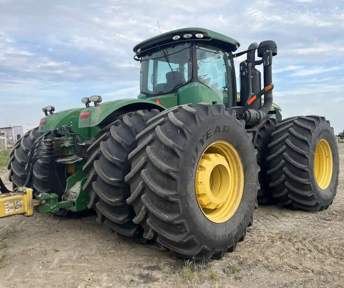 Gallery image 2 for Used 2012 John Deere 9560R Tractor