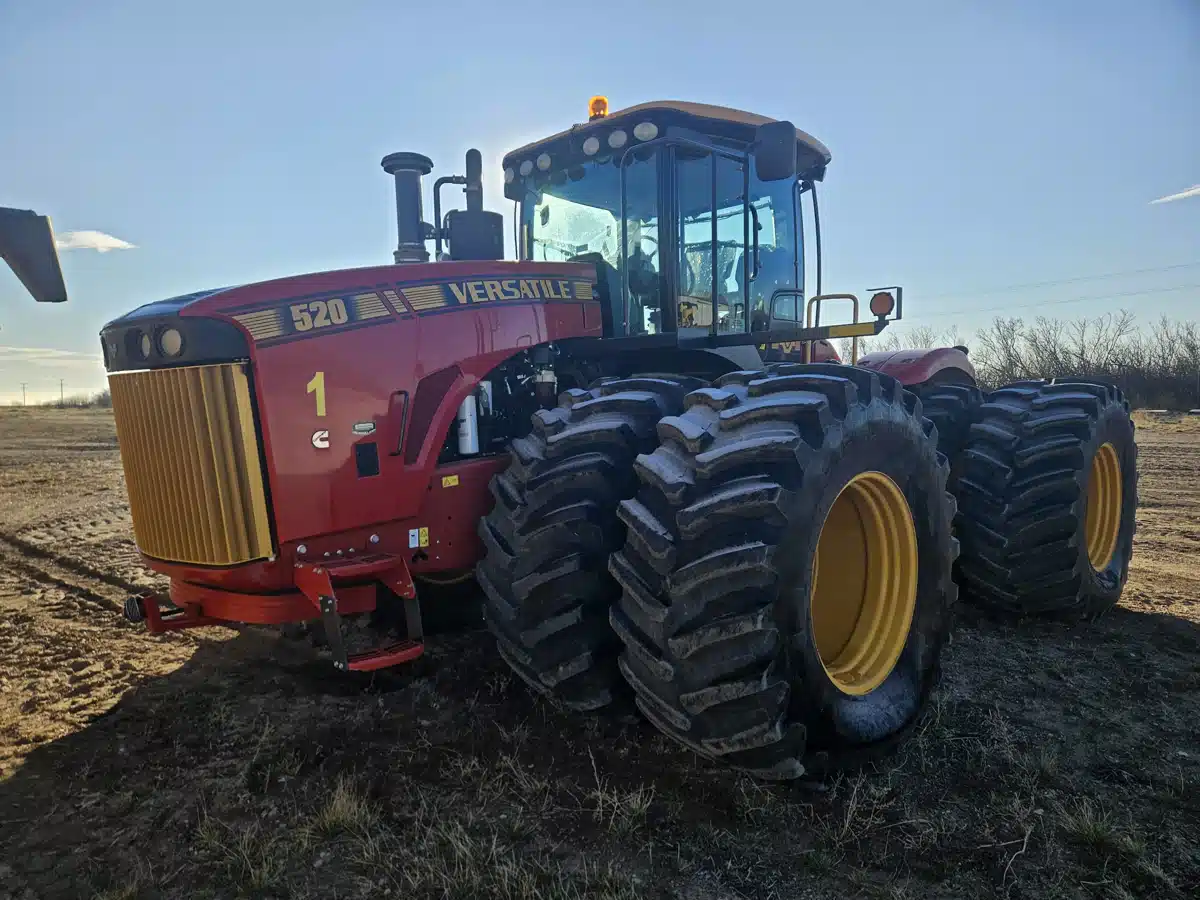 Gallery image 1 for Used 2018 Versatile 520 Tractor