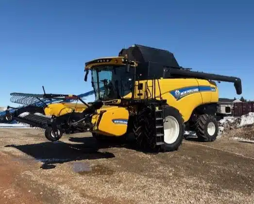 Gallery image 1 for Used 2018 New Holland CX8.80 Combine