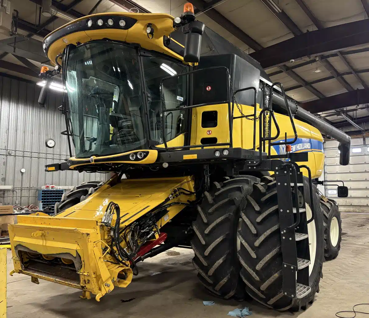 Gallery image 2 for Used 2018 New Holland CX8.80 Combine