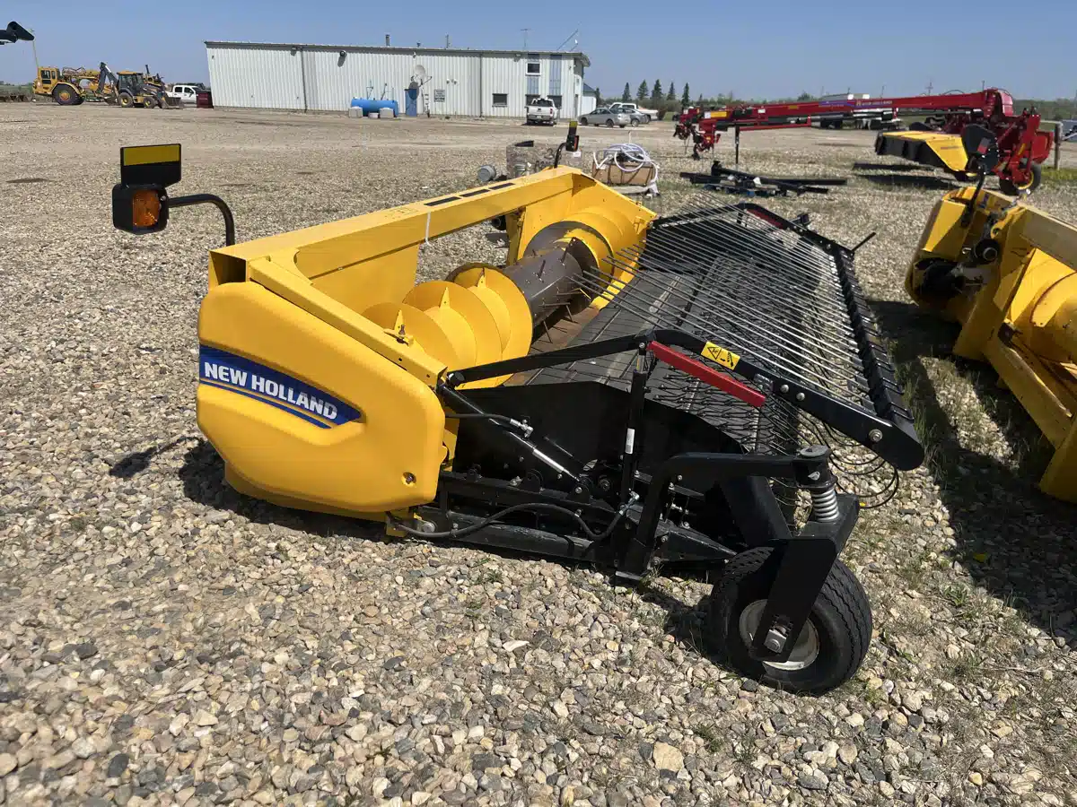 Gallery image 1 for Used 2022 New Holland 790CP Header - Pickup