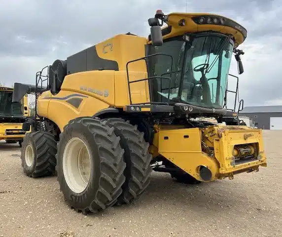 Gallery image 2 for Used 2024 New Holland CR9.90Z Combine