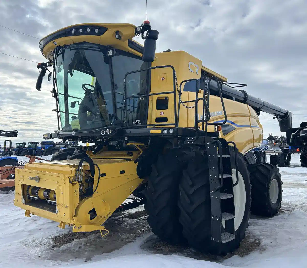 Gallery image 1 for 2024 New Holland CR9.90Z Combine
