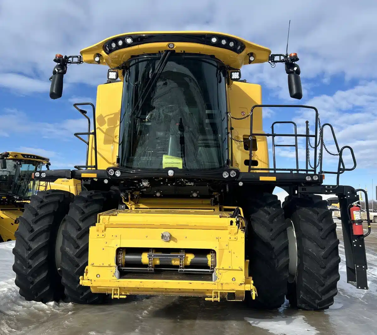 Gallery image 2 for 2024 New Holland CR9.90Z Combine