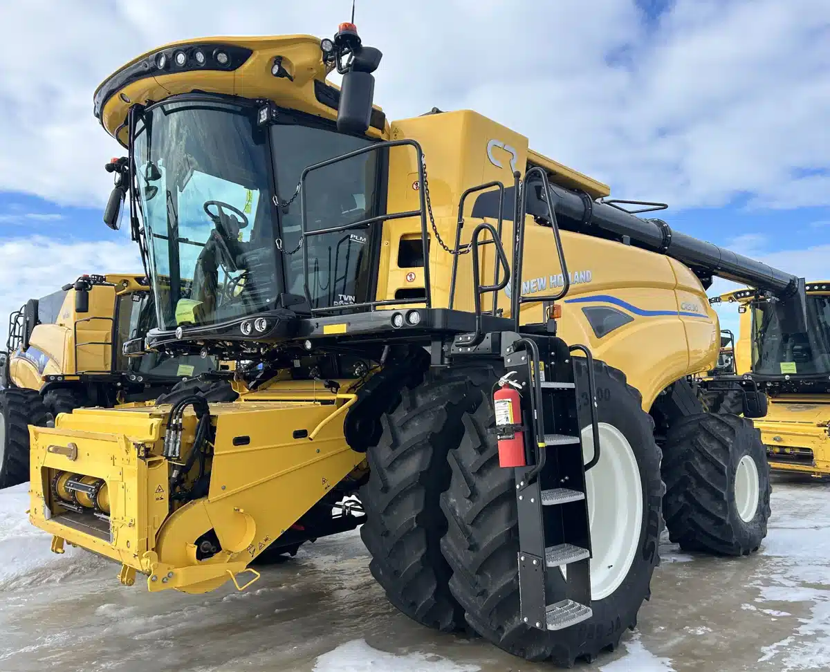 Gallery image 1 for 2024 New Holland CR9.90Z Combine