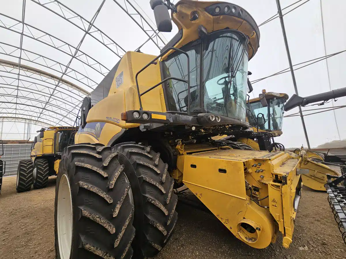 Gallery image 2 for Used 2020 New Holland CR9.90Z Combine