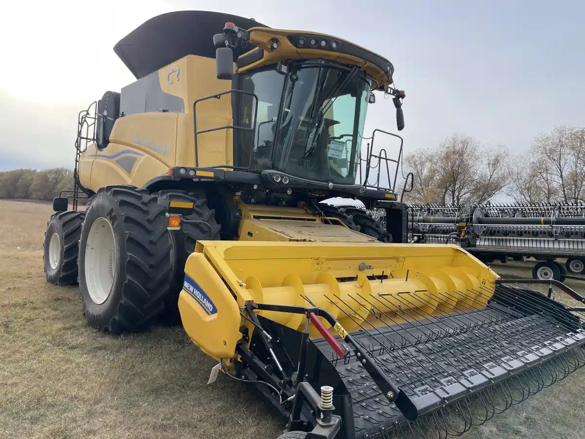 Gallery image 1 for Used 2024 New Holland CR8.90Z Combine