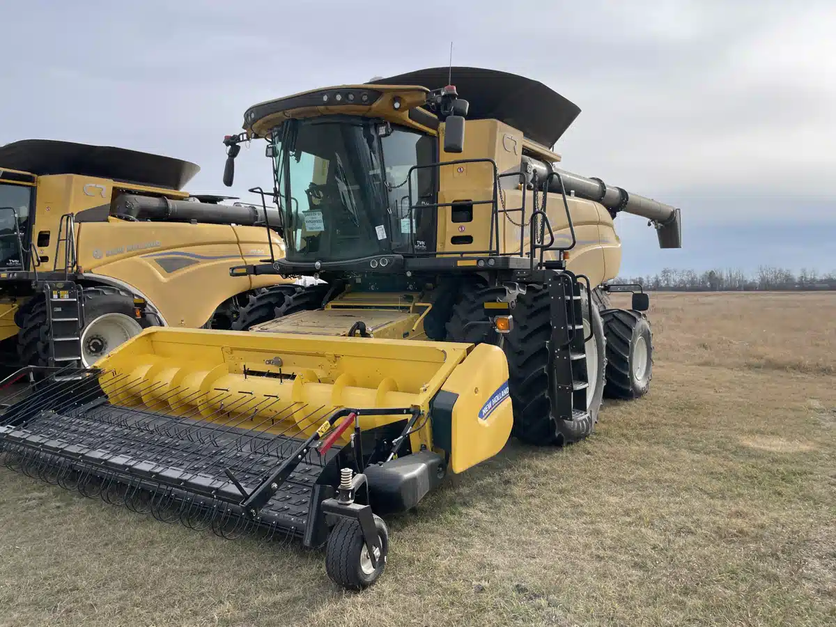 Gallery image 2 for Used 2024 New Holland CR8.90Z Combine