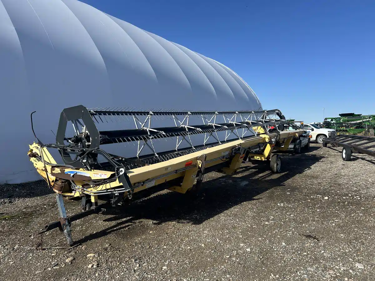 Gallery image 2 for Used 2008 New Holland HB36 Header - Draper