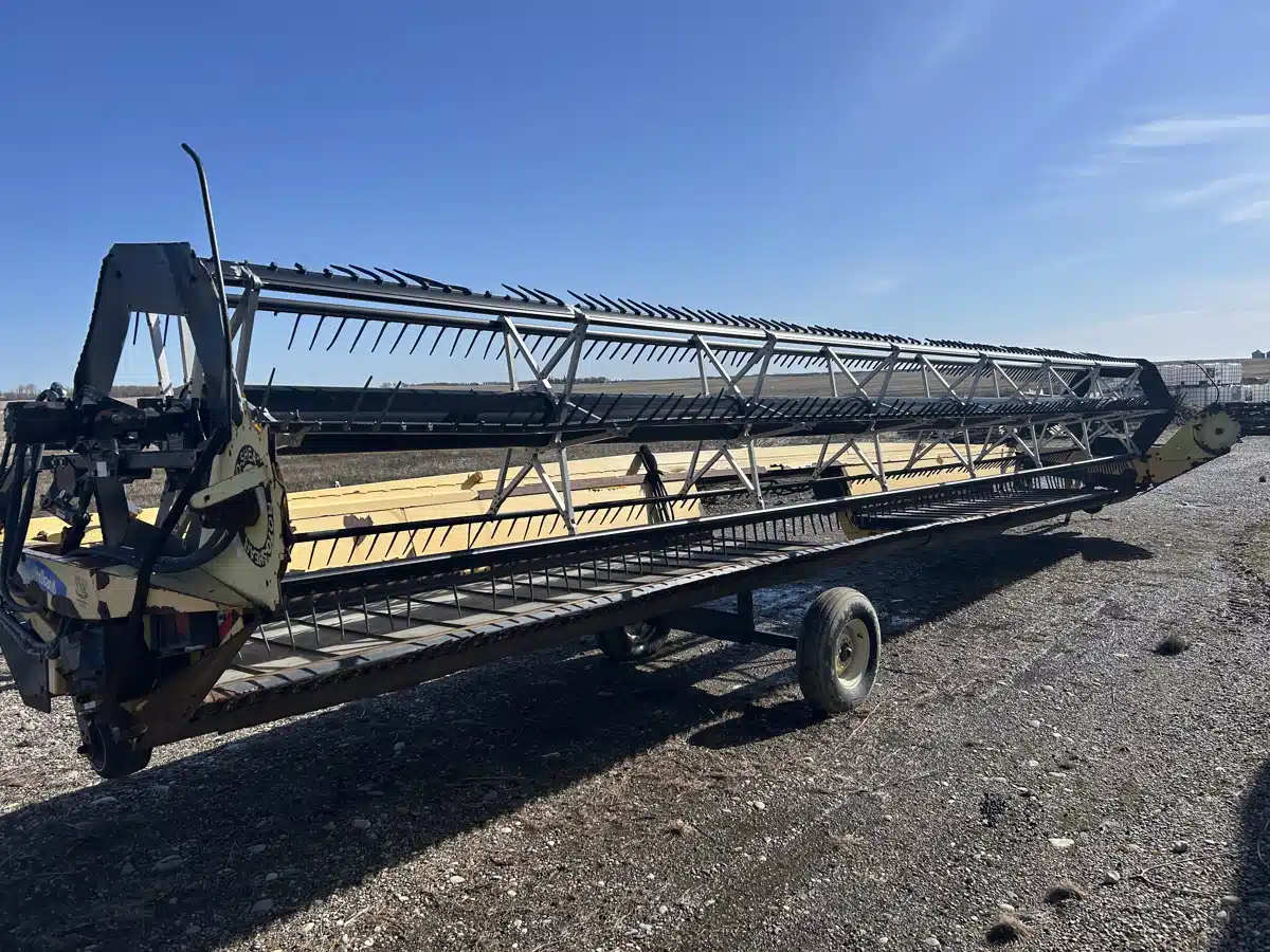Gallery image 1 for Used 2008 New Holland HB36 Header - Draper