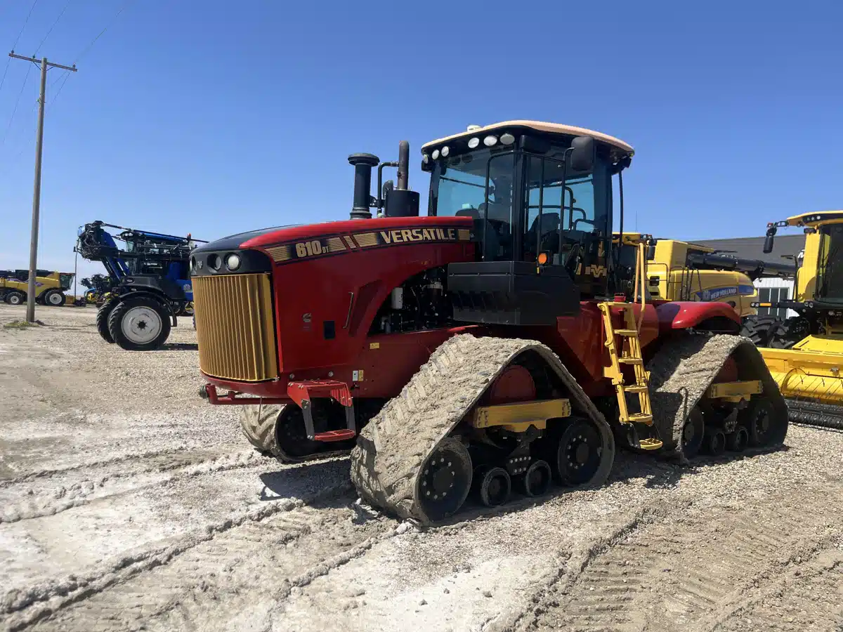 Gallery image 1 for Used 2018 Versatile 610DT Tractor