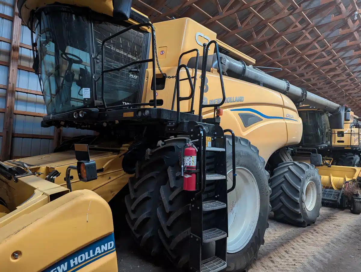 Gallery image 1 for Used 2024 New Holland CR9.90Z Combine