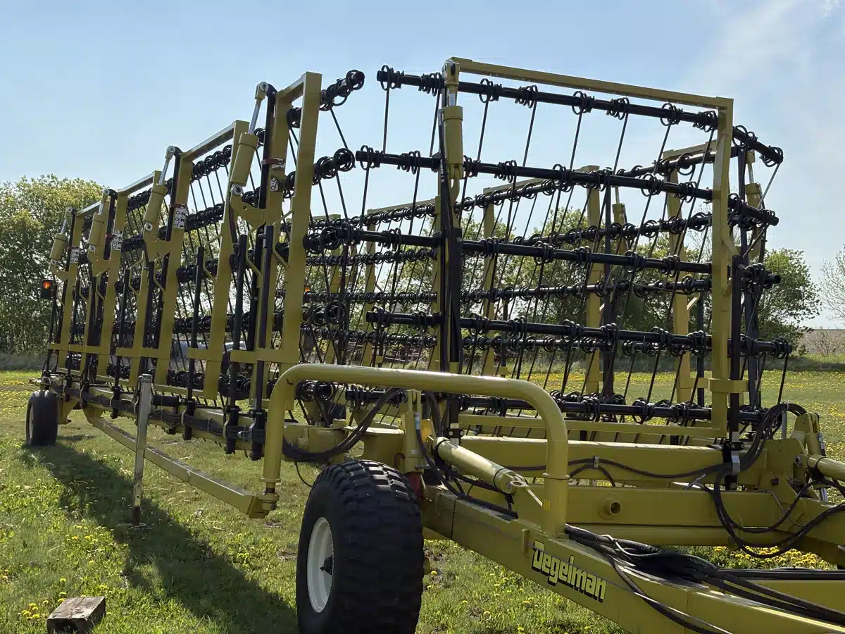 Gallery image 2 for Used 2010 Degelman SM7000 Harrow