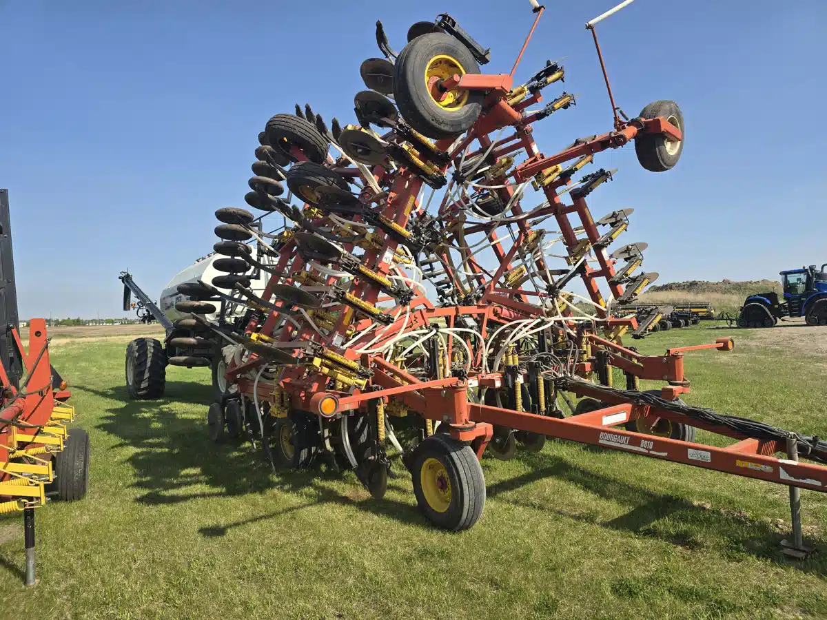 Gallery image 2 for Used 2006 Bourgault 8810-40 Air Drill