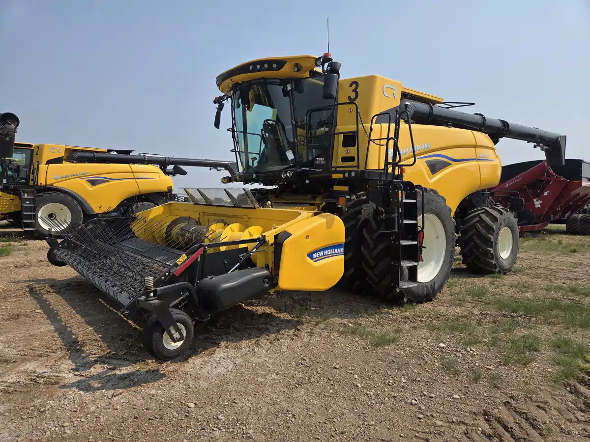 Gallery image 1 for Used 2024 New Holland CR8.90Z Combine