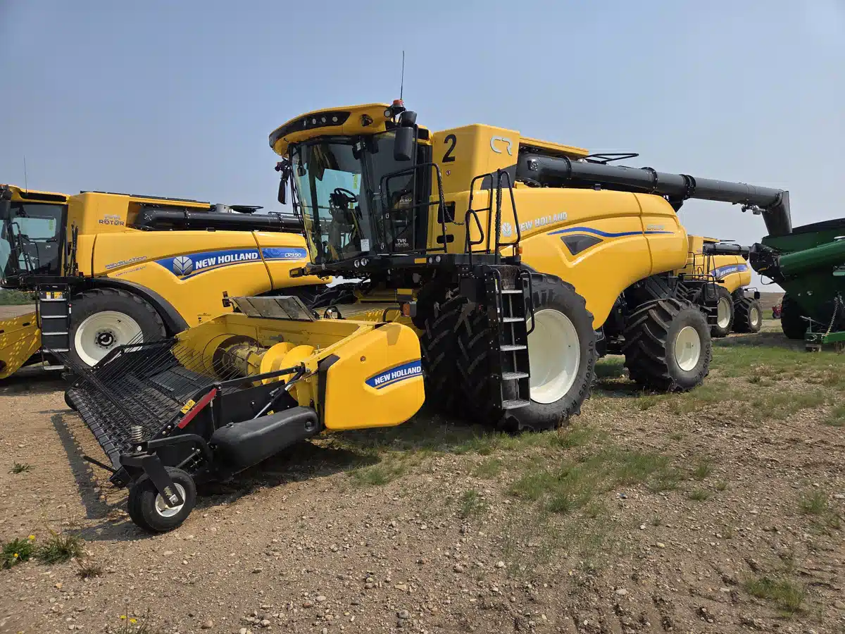 Gallery image 1 for Used 2024 New Holland CR8.90Z Combine