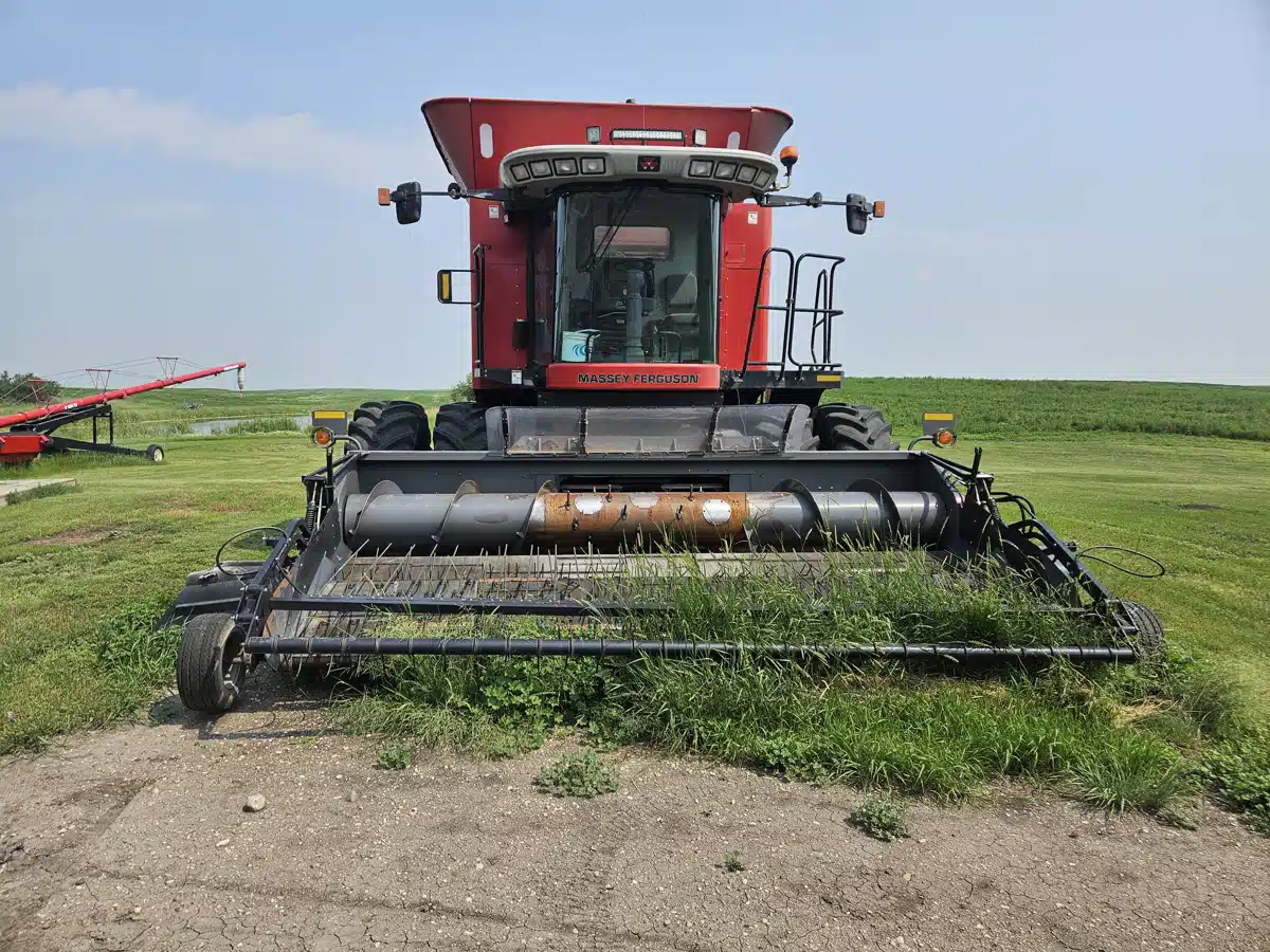 Gallery image 2 for Used 2008 Massey Ferguson 9895 Combine