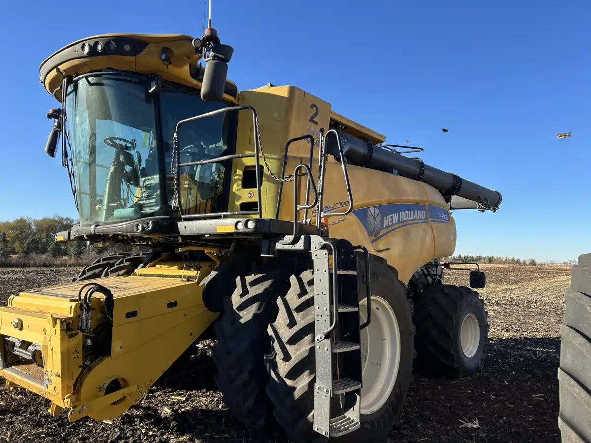 Gallery image 1 for Used 2023 New Holland CR9.90Z Combine
