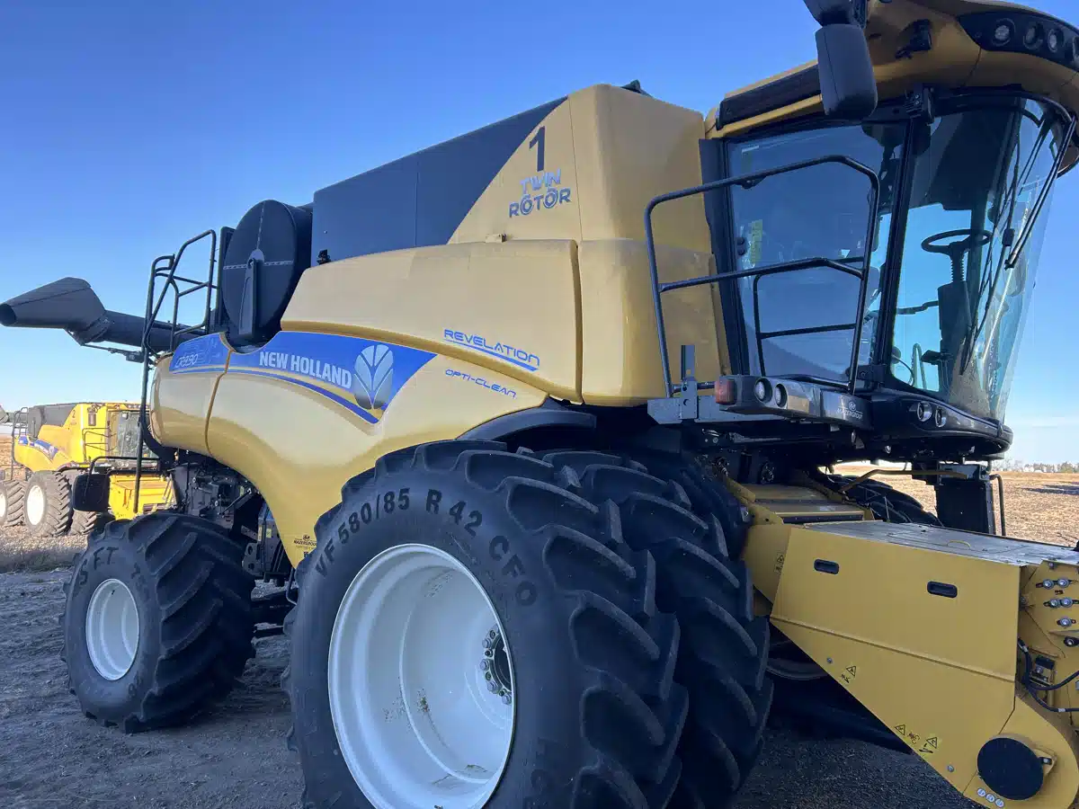 Gallery image 2 for Used 2023 New Holland CR9.90Z Combine
