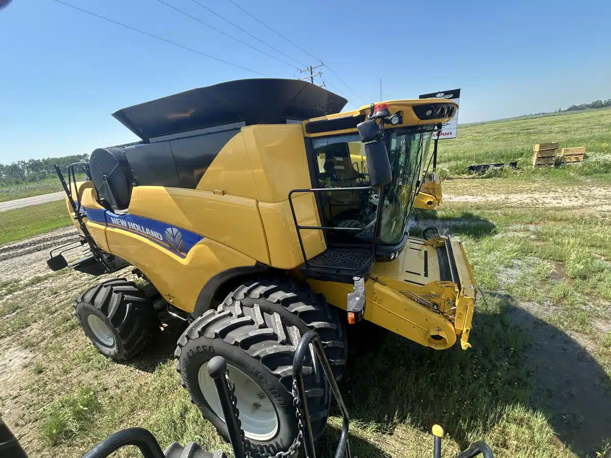 Gallery image 1 for Used 2023 New Holland CX8.80 Combine