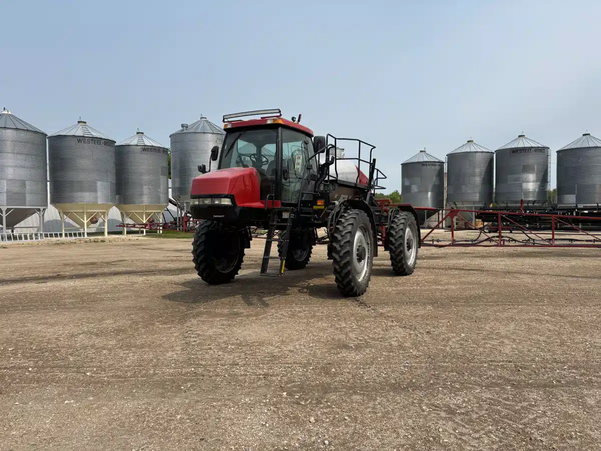 Gallery image 1 for Used 2008 Case IH PATRIOT 3320 Sprayer - Self Propelled