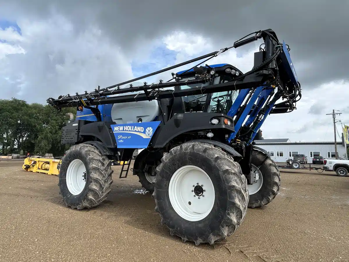 Gallery image 2 for Used 2011 New Holland SP.240F Sprayer - Self Propelled