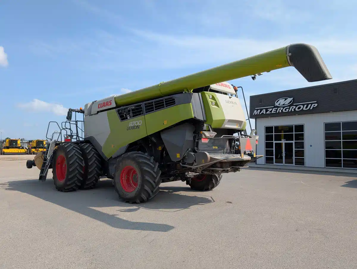 Gallery image 2 for Used 2022 CLAAS LEXION 8700 Combine