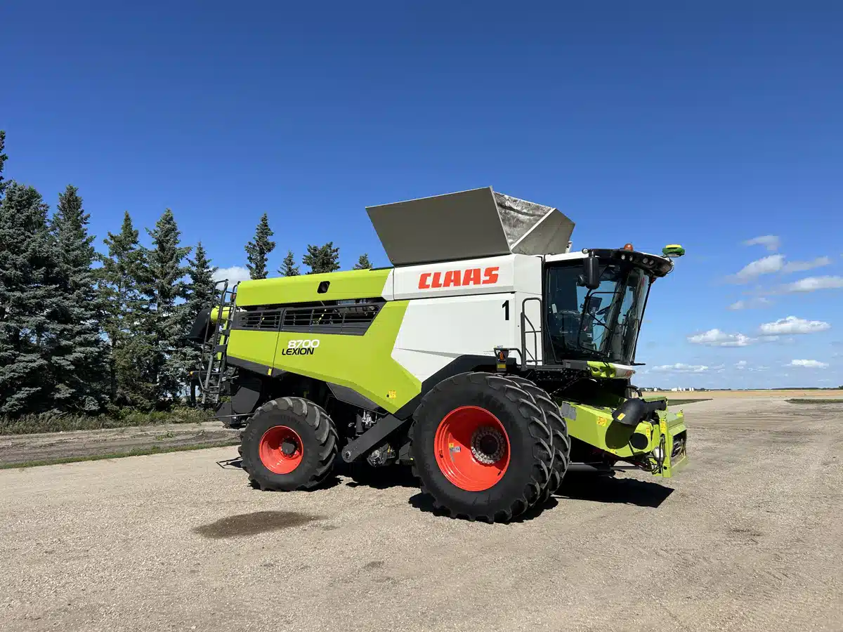 Gallery image 2 for Used 2022 CLAAS LEXION 8700 Combine