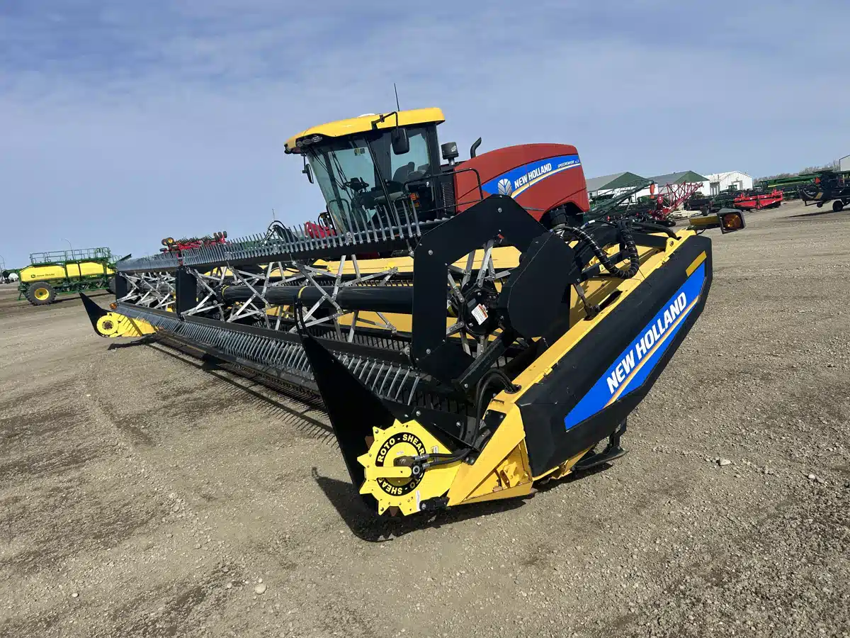 Gallery image 1 for Used 2017 New Holland SPEEDROWER 160 Windrower