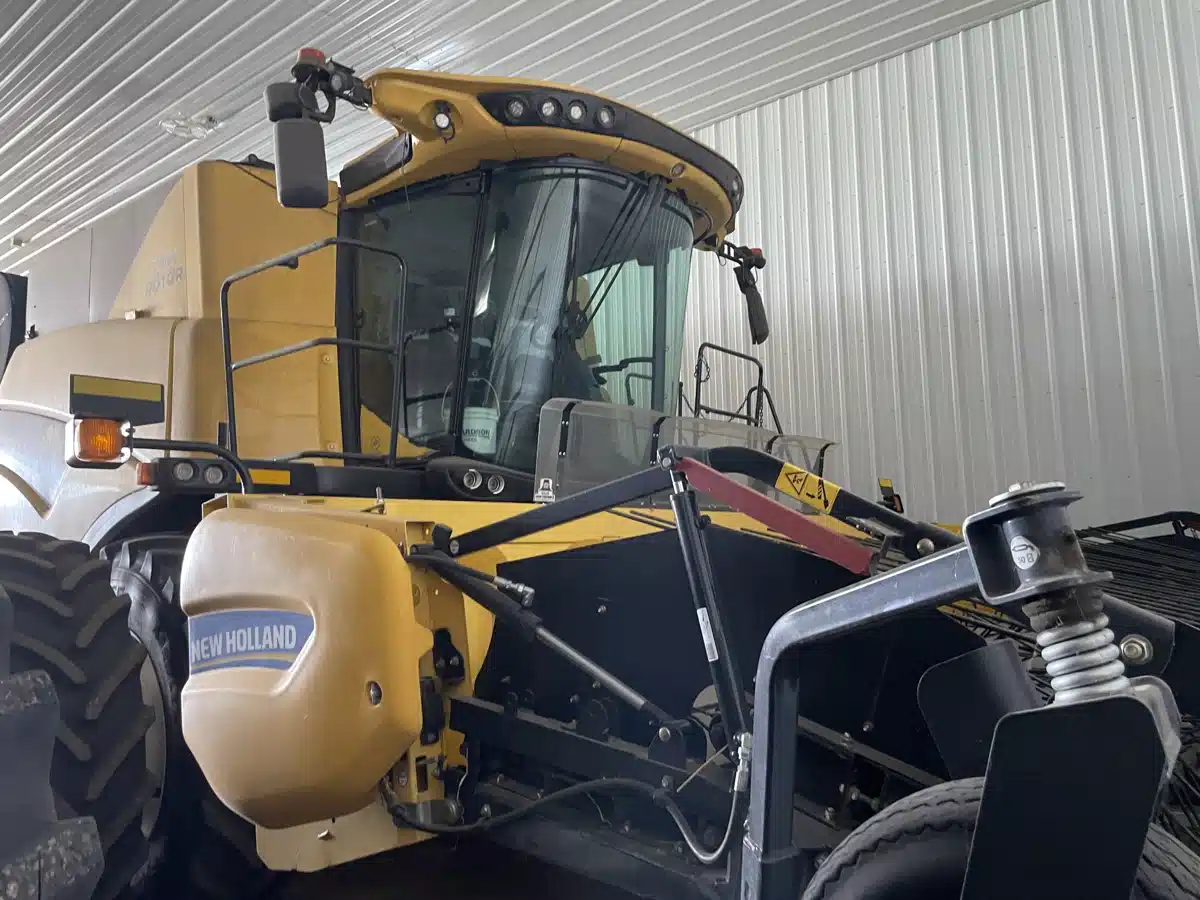 Gallery image 1 for Used 2019 New Holland CR9.90Z Combine