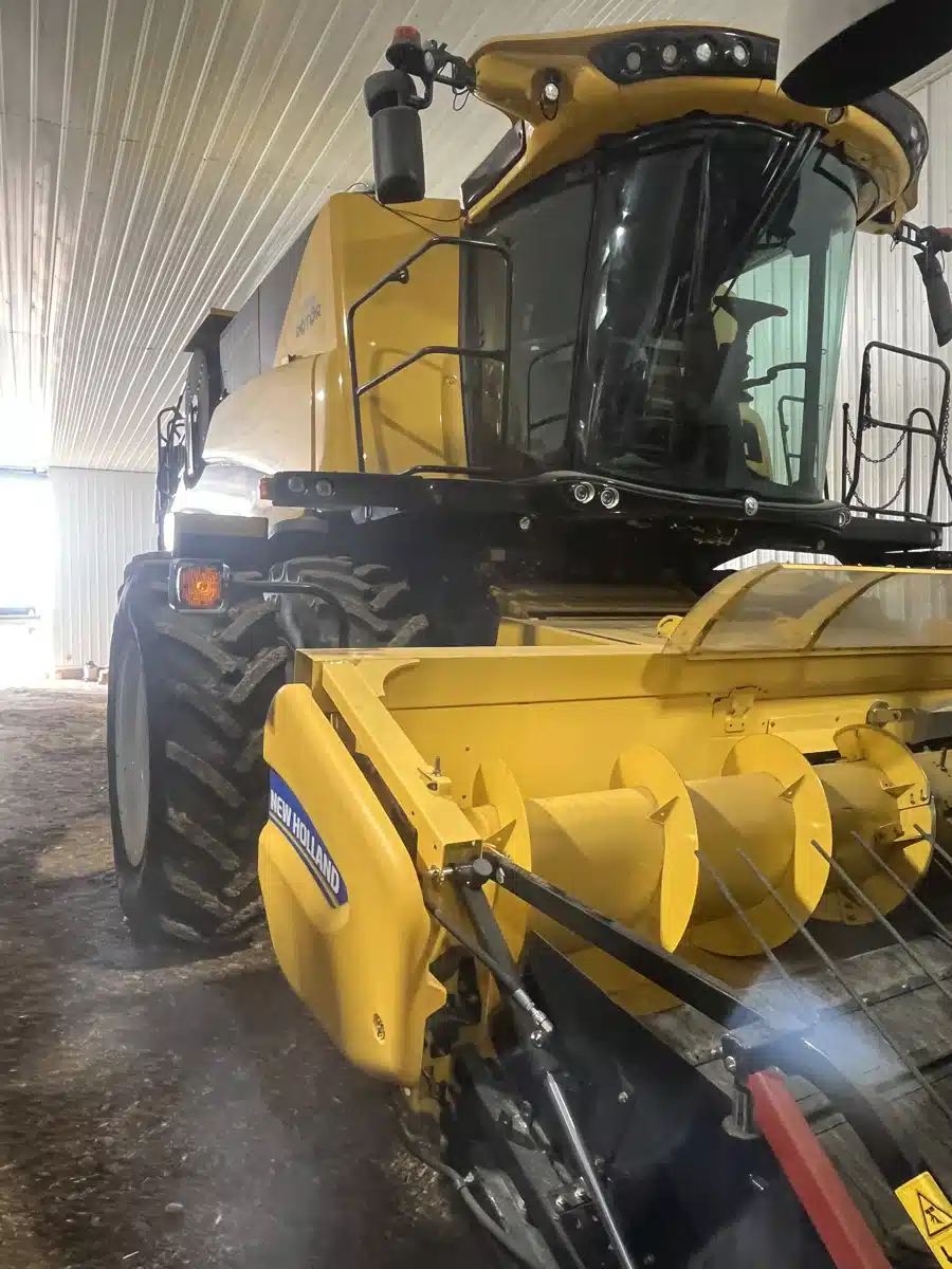 Gallery image 1 for Used 2021 New Holland CR9.90Z Combine