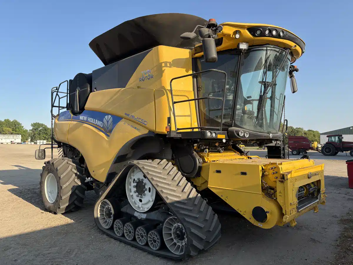Gallery image 2 for 2021 New Holland CR8.90Z Combine