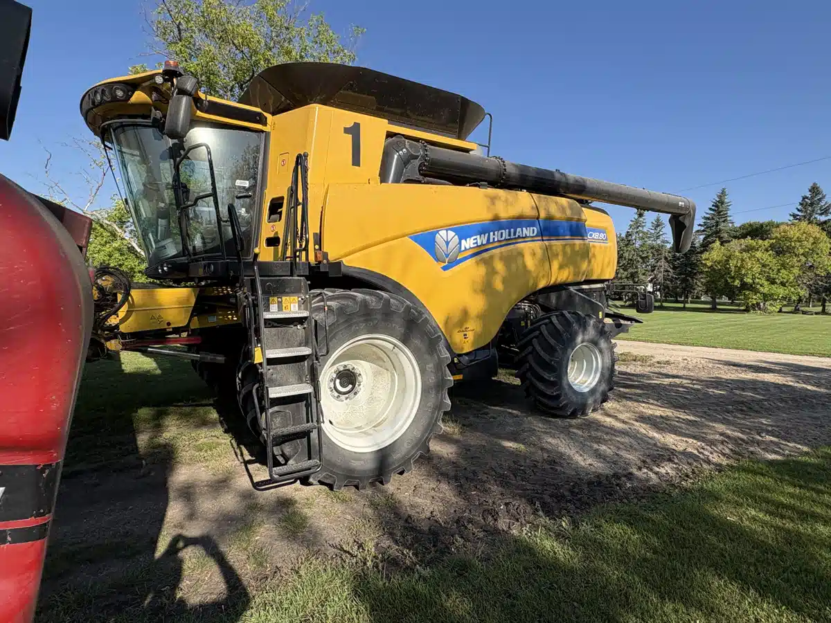 Gallery image 1 for Used 2021 New Holland CX8.80 Combine