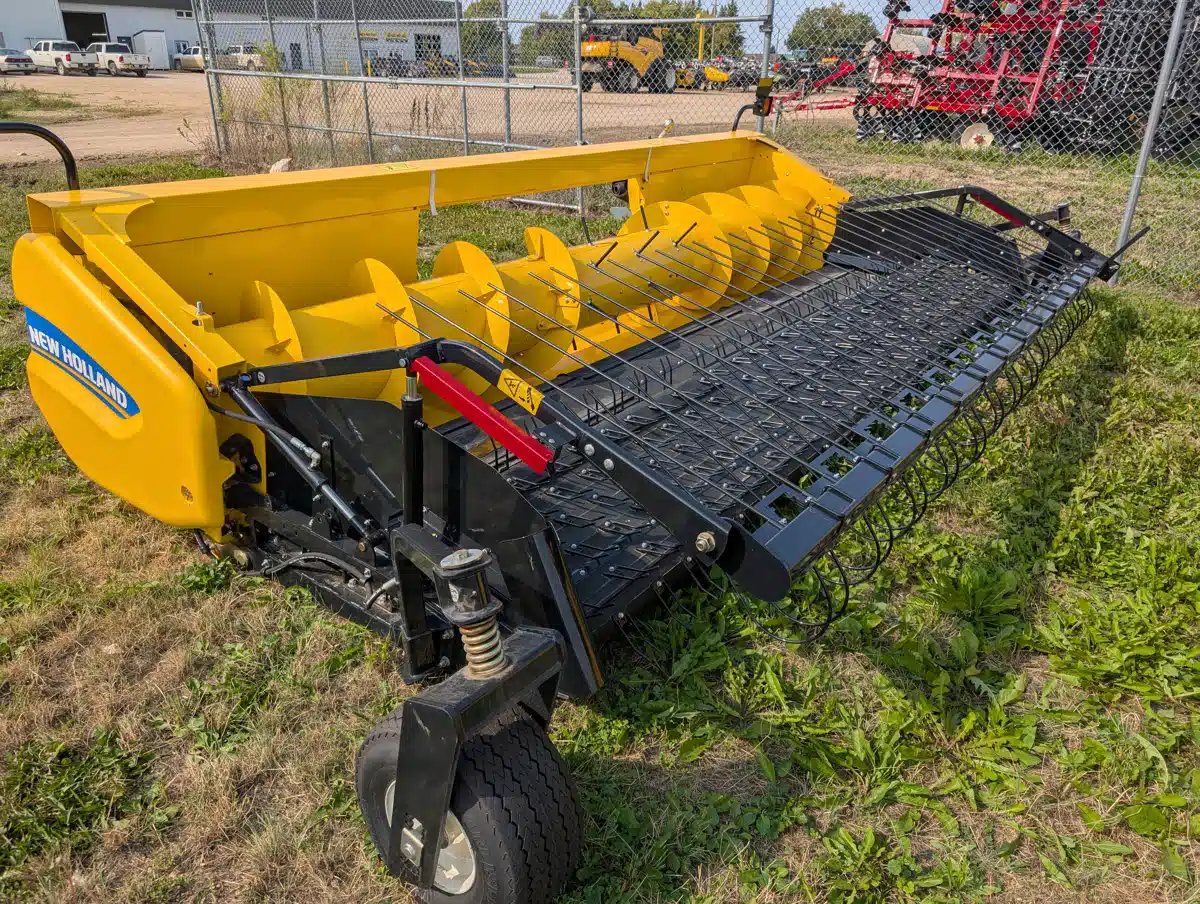 Gallery image 2 for Used 2024 New Holland 790CP Header - Pickup