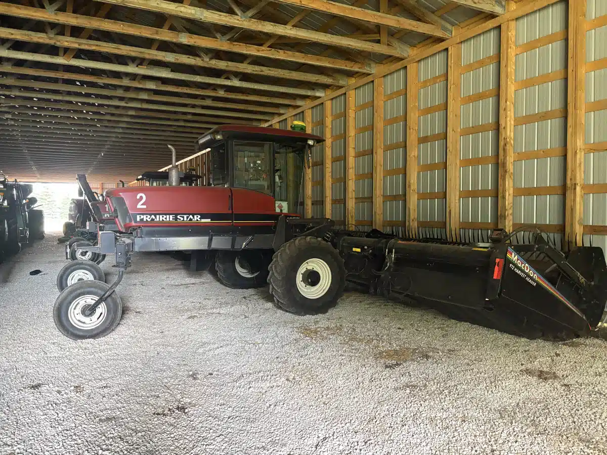 Used 2005 Prairie Star 4952i Windrower