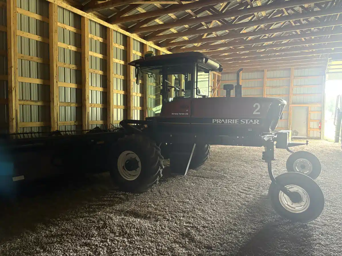 Gallery image 2 for Used 2005 Prairie Star 4952i Windrower