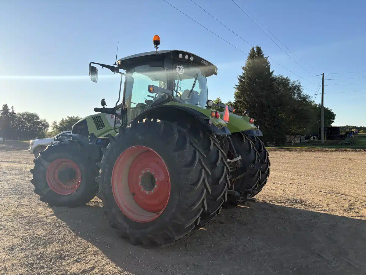 Gallery image 2 for Used 2017 CLAAS AXION 840 Tractor