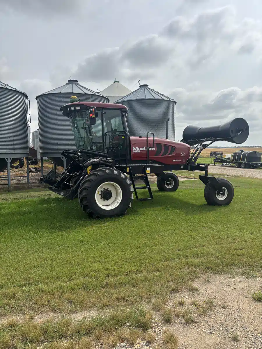 Gallery image 1 for Used 2016 MacDon M155E4 Windrower