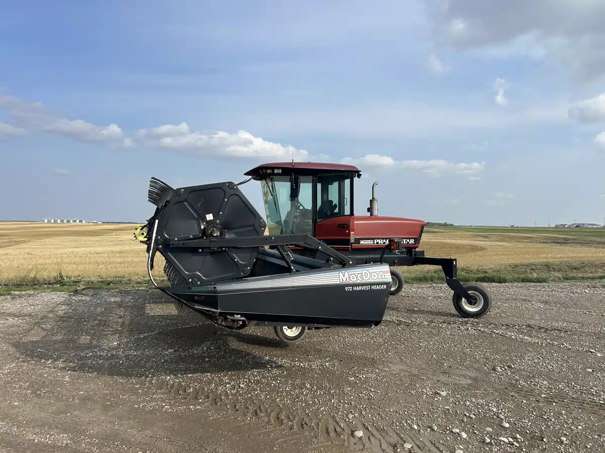 Used 2003 Prairie Star 4940 Windrower